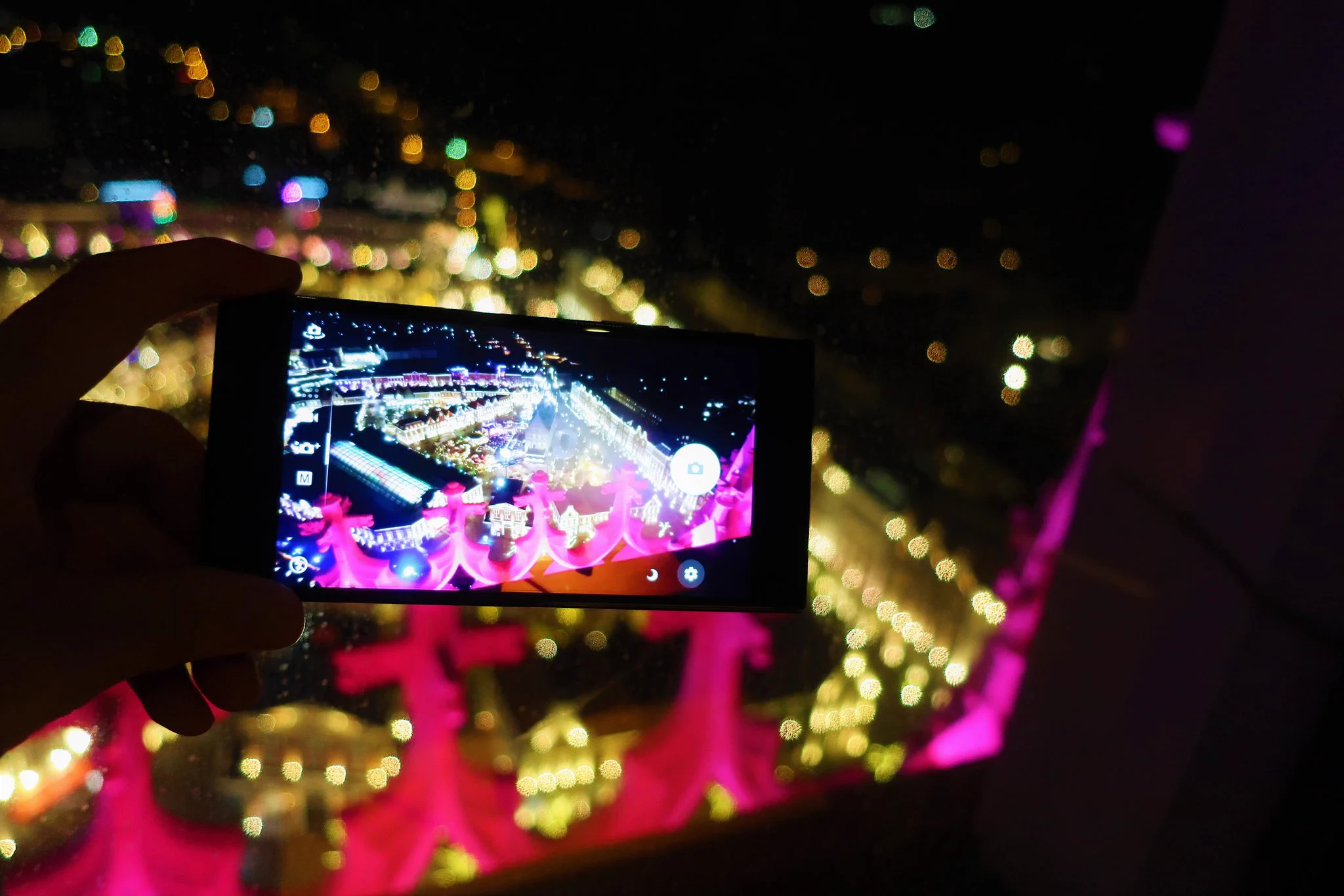 @88Masaya スマホ使ってやるより手軽だし、何よりスマホでもボケ写真撮れるのがいいですね！ 