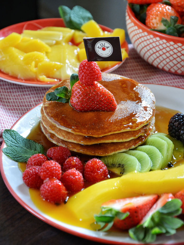 In #December the only pool we want to see is a pool of #MapleSyrup! 🥞🍓🍯 #FreshMango
.
#OxfordStreet #WaffleHouse #Marylebone #SundayBrunch #London