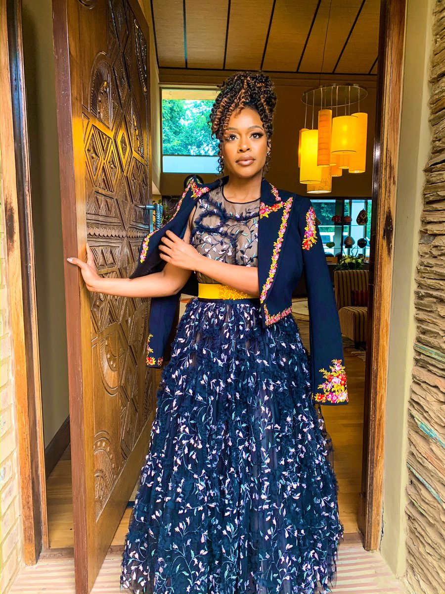 NomzamoMbatha's tweet photo. Sukuma mka—- 
nope! 
Sukuma BHOZA bak’bone 🤪 https://t.co/5RhOIPjeFx