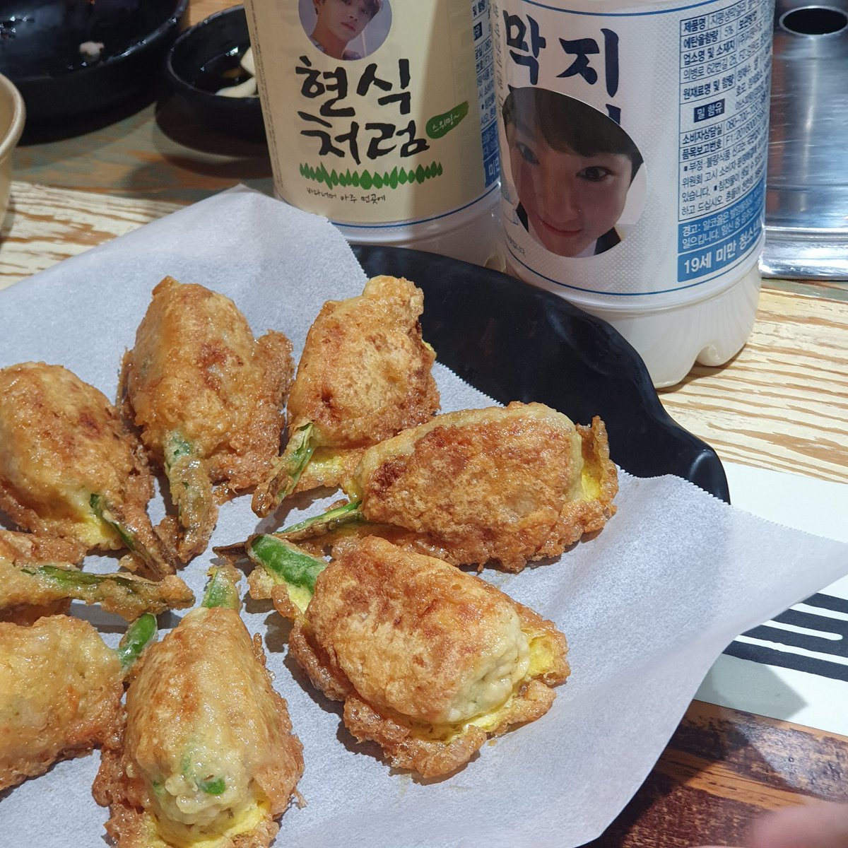 Shines_isEK's tweet photo. 오예
아직도 완전체가 아냐😭
@moonglody @kwang_ssu @Brilliant_Sik @sosu_kim
 @hello_illhoon https://t.co/BpMGvYEzFo