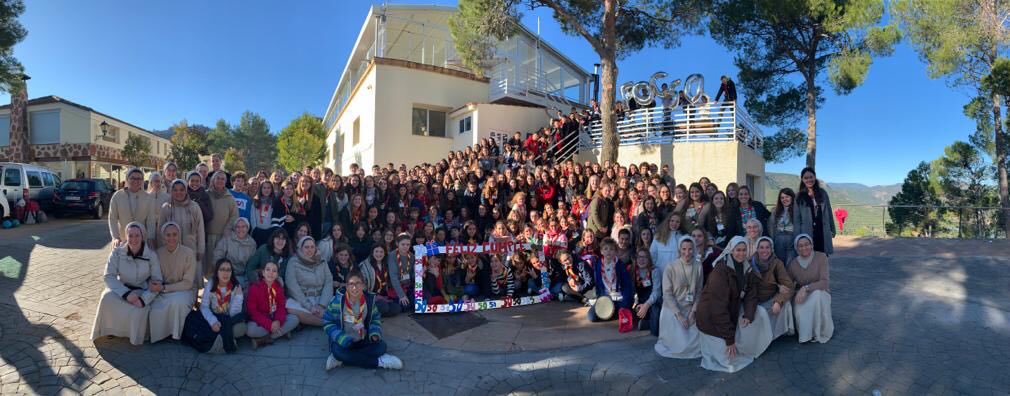 madrealberta's tweet photo. Llegó la despedida del MiniLlar, y apesar de la pena... contentos y orgullosos de estos maravillosos días! #somosluz #somosfoc #foc50añosdefuego #minillar2019 #focpalma #confocsiempremasymejor #madrealberta @pmariaes https://t.co/UiL7GroyvM