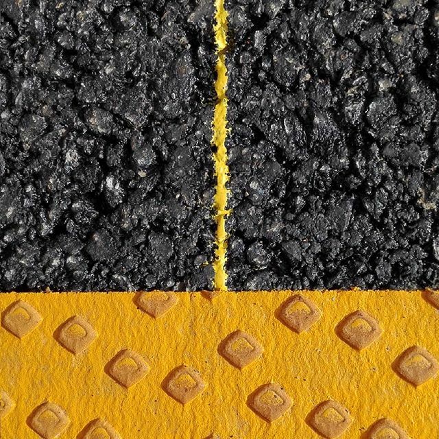 BluRabbit's tweet photo. Challenge 2019 3x52 | S35 | Saint-Malo 16 mars 2019
.
Attendez-vous à voir passer quelques photos aujourd'hui !
.
#3x52_Challenge
#bluRabbit2019_3x52
#blurabbit_roadlines_series
.
.
.
#saintmalo #urbagraphix #road #roadlines #streetlines #asphalt #lookingdown #roadmarking… https://t.co/KylvSQC5b1