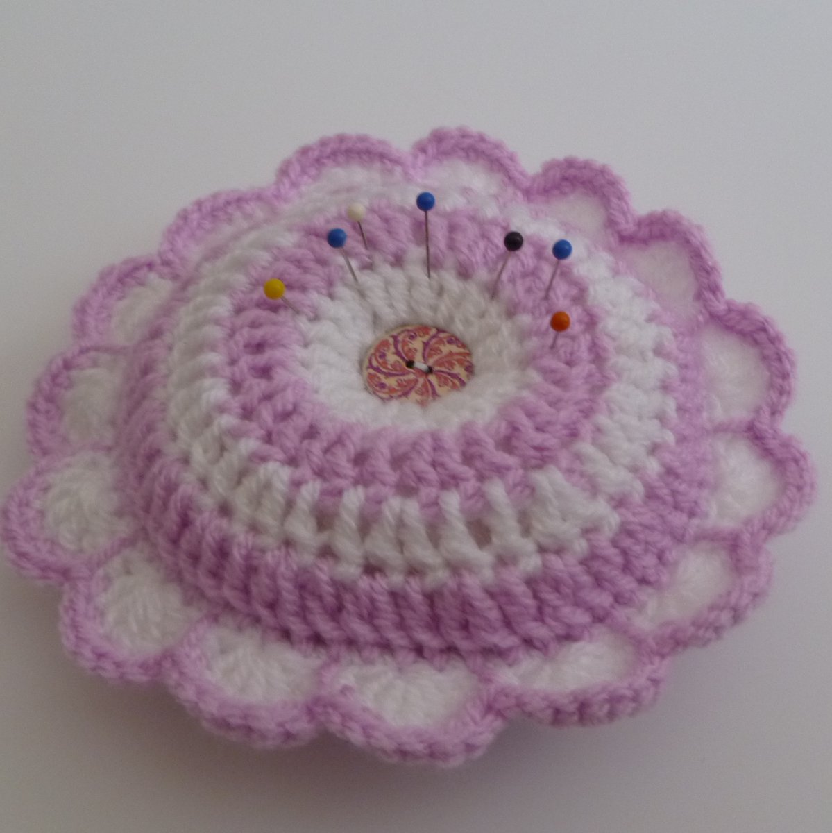 Crochet21uk's tweet photo. https://t.co/PaQS7uqvgk
#UKGiftHour #UKGiftAM #shopindie #supportsmallbusiness #crochettwentyone #crochet #handmadebyme #pincusion #gifts https://t.co/hE0zW2Gwzy