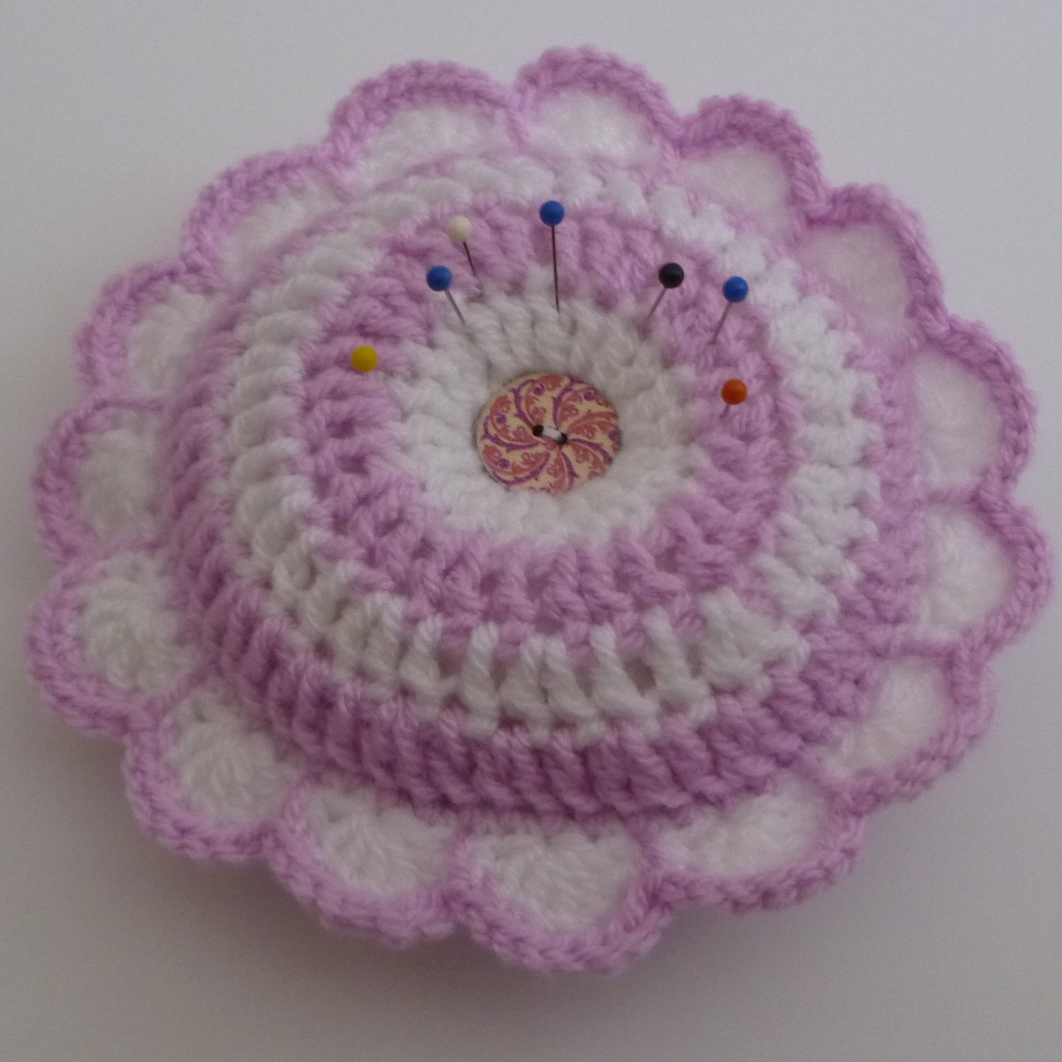 Crochet21uk's tweet photo. https://t.co/PaQS7uqvgk
#UKGiftHour #UKGiftAM #shopindie #supportsmallbusiness #crochettwentyone #crochet #handmadebyme #pincusion #gifts https://t.co/hE0zW2Gwzy