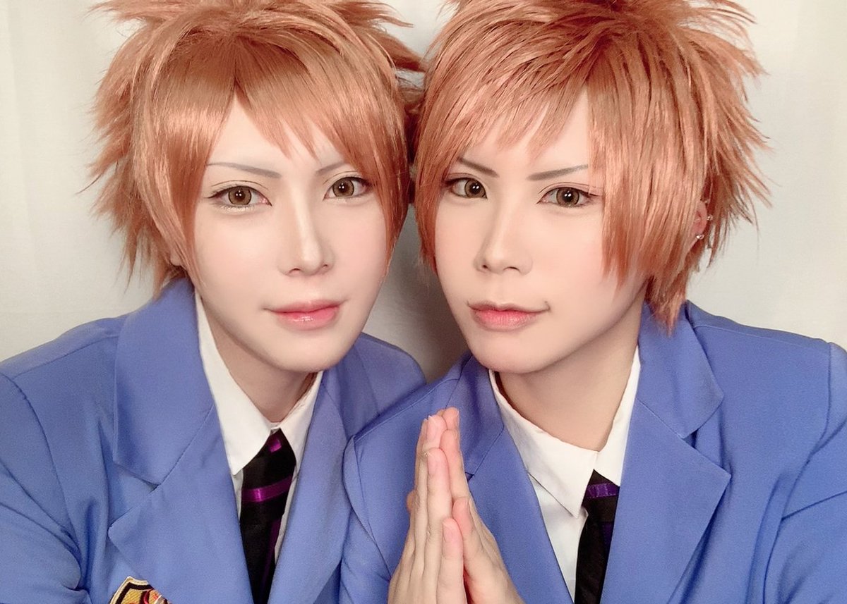 綾瀬奈々斗7 1 0 6章 Twitterissa コスプレ どっちが光くんでしょうかゲーム 久々に鳴海 Nrr5555 に会って最愛の少女漫画桜蘭高校ホスト部 やってきたよ に 似てね でもウィッグもカラコンもオソロでメイクも寄せた 似てないけど可愛