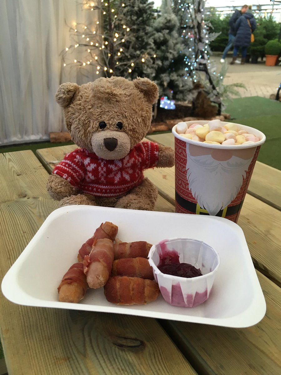 Christmas jumper, pigs in blankets, and hot choc with marshmallows. Can mean only one thing...
#crimbo
#PughsGardenCentre
#Christmas2019