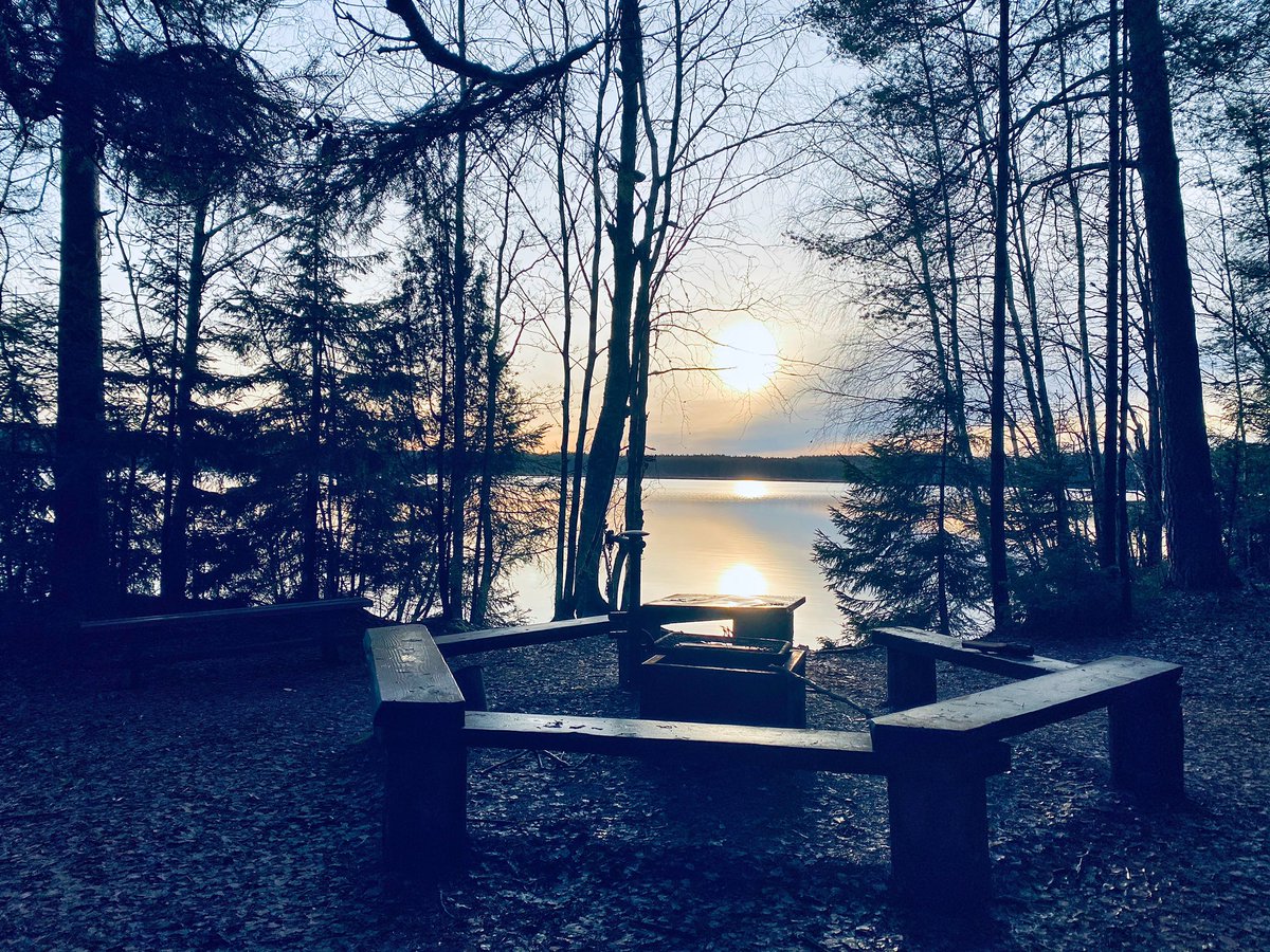 AnuIsotalo's tweet photo. Sateeton #sunnuntai, aurinkoinen #adventti ☀️ #Salonkaupunki #VisitSalo #Teijo #Teijonkansallispuisto #Hamarinjärvi #Kirjakkala https://t.co/1F4ugkdOgw