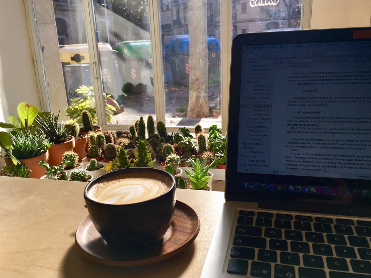 MathildeM24's tweet image. A short stay in Barcelona to meet up with my dad at the Biennial Marine Mammal Conference, write up a chapter, and enjoy the city vibrant with beauty and politics! #feminismo #phdlife #privileged