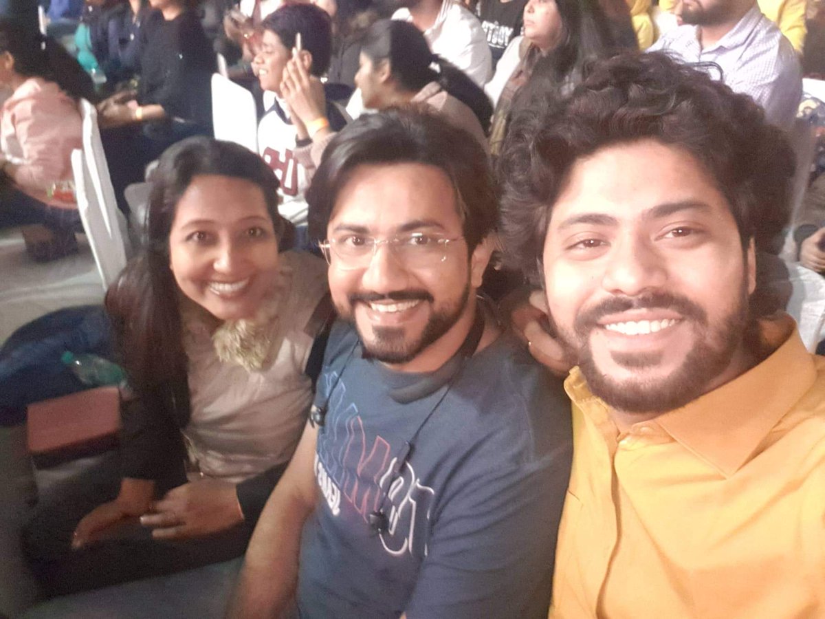 AnupSharma35's tweet photo. Our Shaan ke deewane (SKD) family is enjoying in Delhi concert and we are enjoying seeing them happy with the live performance of our favourite person and singer @singer_shaan Dada🤗🙏❤️😍 really "East or West our Shaan Dada is the best" ❤️ sending loads of love from Kolkata 🤗❤️ https://t.co/0Z7hGZbqxB