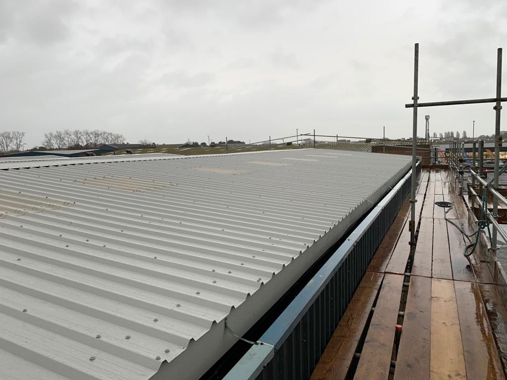 Renew or refurbish? On this project we chose to refurbish by overlaying the existing failed
Roof system including adding insulation to meet current regulations. #roofing #refurbishment