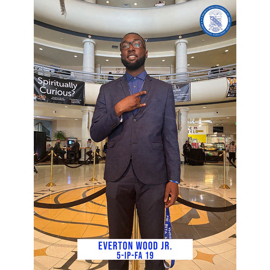 UCFSigmas's tweet photo. #5 Everton Wood Jr.
S.K.A. ΣHOWTIME
Major: Psychology
Expected Graduation: Fall 2020
🕊: @SlickWitTheKeys
📸: evertona56
#MEETTHENEOS #GOMAB #FALL2k19 #FLSigmas #UCFSigmas https://t.co/8K20dRvh6W