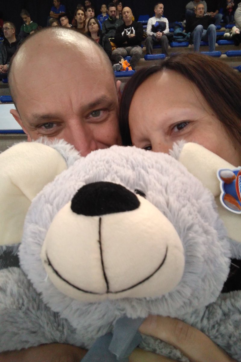 paurorsetta's tweet photo. Siamo quasi pronti #TeddyBearToss @parallelecinico @KlebBasketFe https://t.co/w136rVURT3