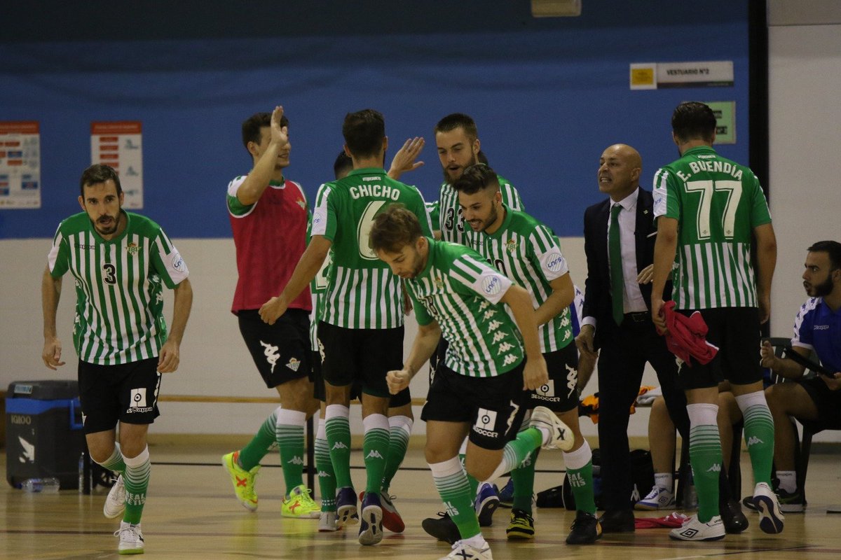 PVerdiblanco's tweet photo. Magnífica victoria de nuestro @RealBetisFS en Rivas por 4-8.
Seguimos con paso firme para  conseguir nuestro objetivo final.
@PVerdiblanco https://t.co/UYJPFKiI0P