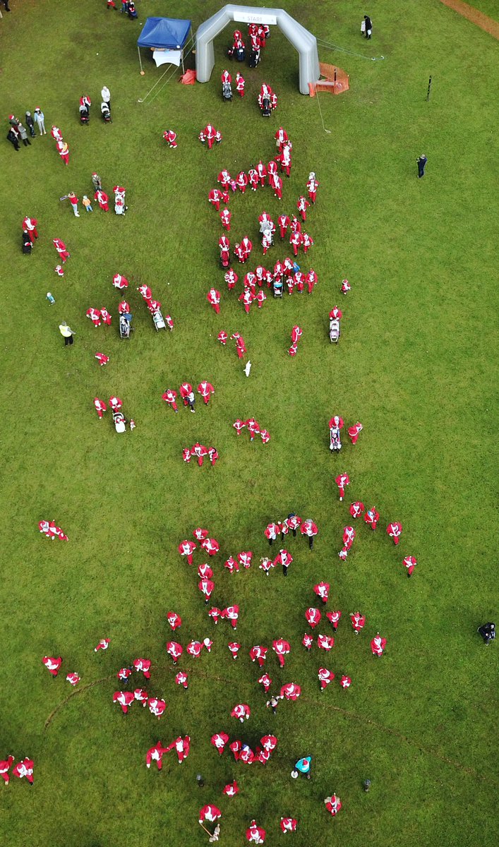 hire_vision's tweet photo. A few pics of the #orpington #santadash today. @Orpington1st https://t.co/5hlr8YEjlQ
