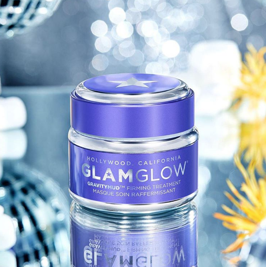 glamglow's tweet photo. #GRAVITYMUD is our chrome peel-off mask treatment that leaves skin instantly feeling firmer and looking more lifted. Float into the week of holiday parties with selfie-ready skin.
Grab it in our limited-edition Glow Game Strong Set: https://t.co/jdtT8Vcrz9 https://t.co/0yCXmBbw8J