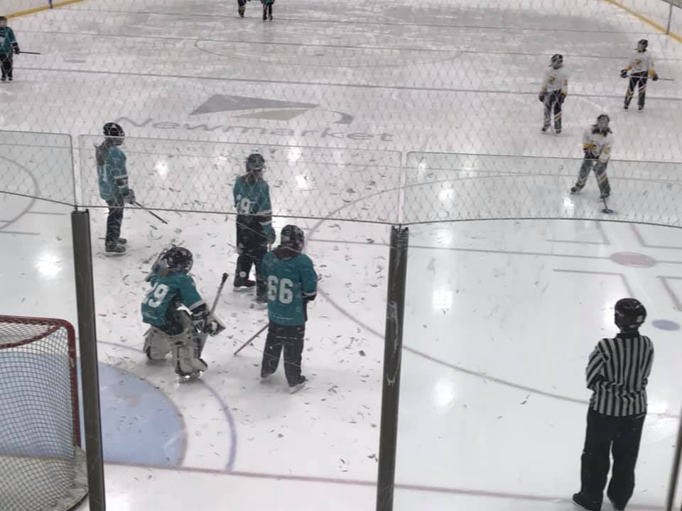 Newmarketringet's tweet photo. NDRA's U14B team pulled off a W this morning against Etobicoke in a very close 5-4 game. Great job Rays!
Photo Credit - Joanne Maxwell
#newmarketringette #newmarket #ringette #bigwin #herecometherays #goraysgo https://t.co/1mRbIugKbC