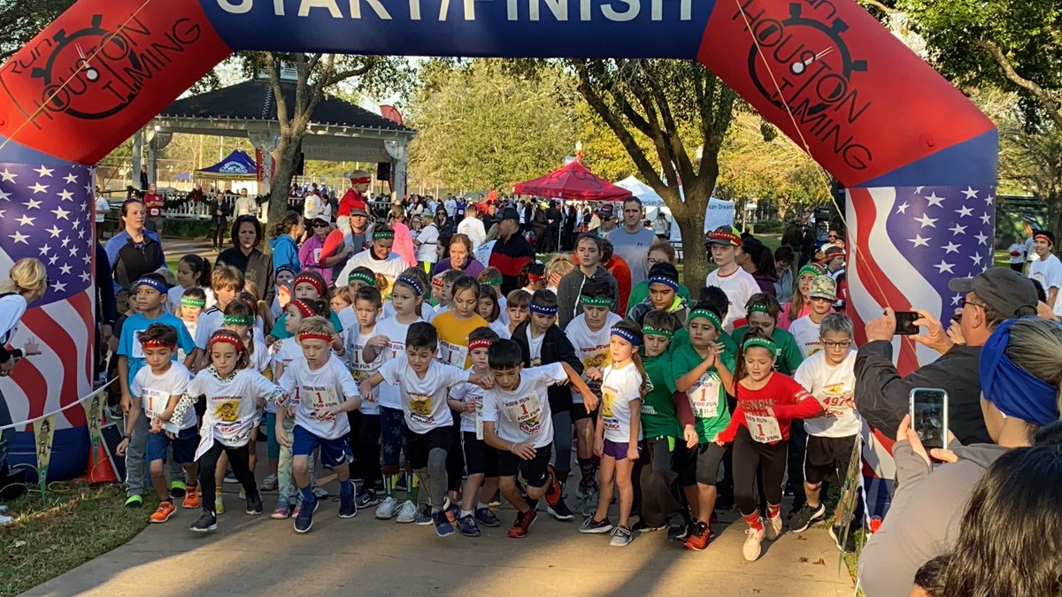 coachroecker's tweet photo. Awesome start to a great Saturday morning.  Got to watch Major get out and compete!  So proud of him year after year.  #faceofdetermination #Flapjackrun #FriendswoodRec @NikkiRoecker https://t.co/8MhXDidkXk