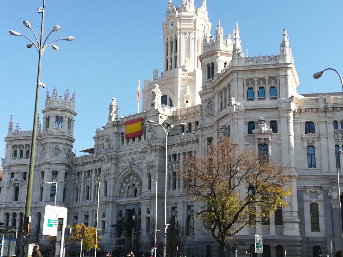 YeraiRedondo's tweet photo. Menos represión y más lectura.
#cultura #madridsehunde #nosvamosalamierda https://t.co/SYFYphXBr0