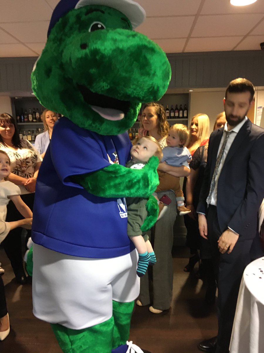 MaryGibbons10's tweet image. A Huge Thank You to ⁦@Stalysaurus1⁩ for attending Williams 1st birthday party. Everyone had a fantastic time including Stalysaurus with his antics. Well done. 🦖🦖
