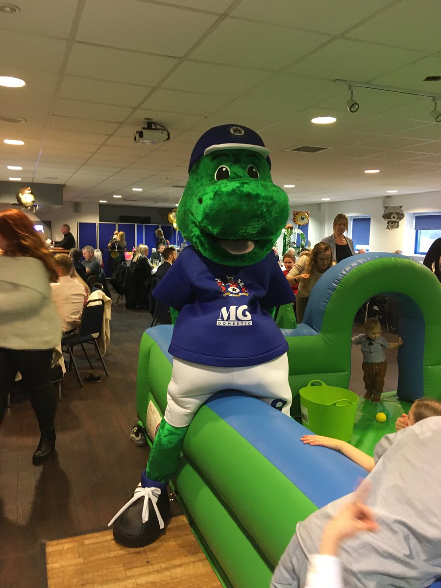 MaryGibbons10's tweet image. A Huge Thank You to ⁦@Stalysaurus1⁩ for attending Williams 1st birthday party. Everyone had a fantastic time including Stalysaurus with his antics. Well done. 🦖🦖