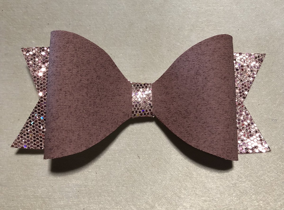 Large bows made today including a gorgeous pink double Father Christmas bow 🎀❤️👌🏻🎅🏻. 
#Christmas #wilmslow #knutsford #cheshire #hairbows