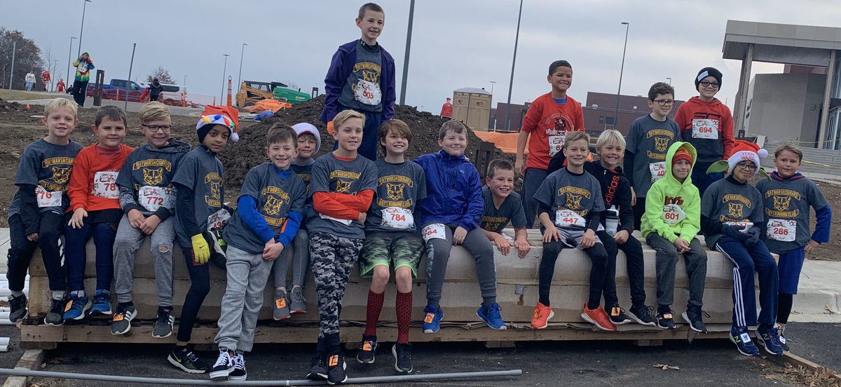 Awesome job to all the Ray Marsh boys who participated in the Great Santa Run this morning. All your hard work this semester paid off. #TeamRayMarsh #5K