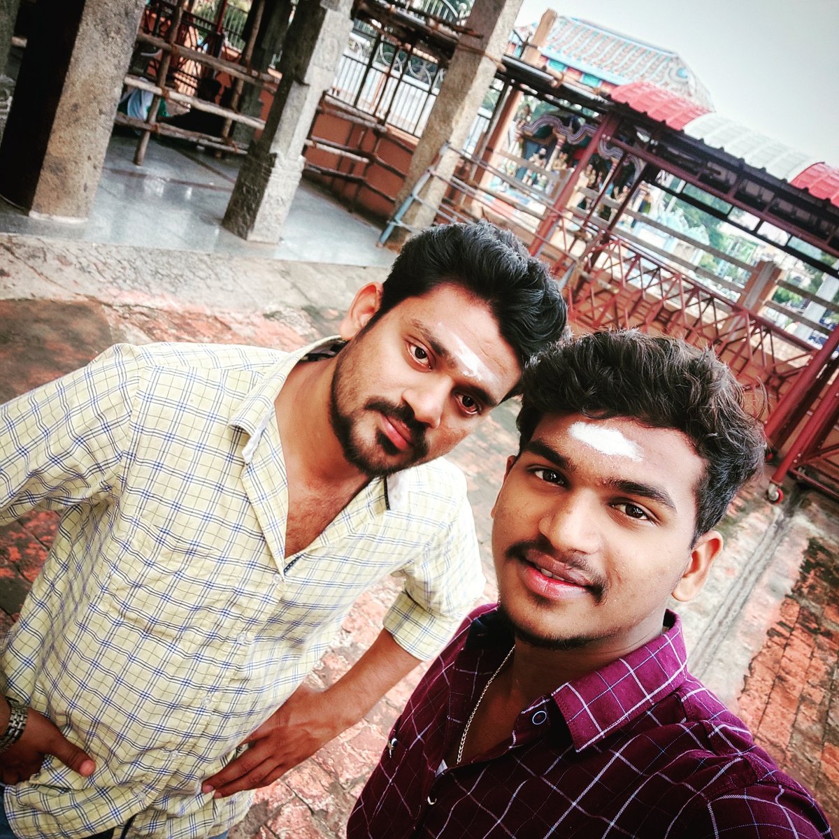 Mukilan_Sethu's tweet image. 😘❤️ 

#Feeling_Blessed #birthdayclick #addanotheryear #photooftheday #photography #unexpected #event #cloudy #littlerainy #cool #climate #favorite #swaminathaswamitemple #heaven
#peasefull #place #devotiontime #devotional #god #godmurugan #swamimalai #murugan #temple #kumbakonam