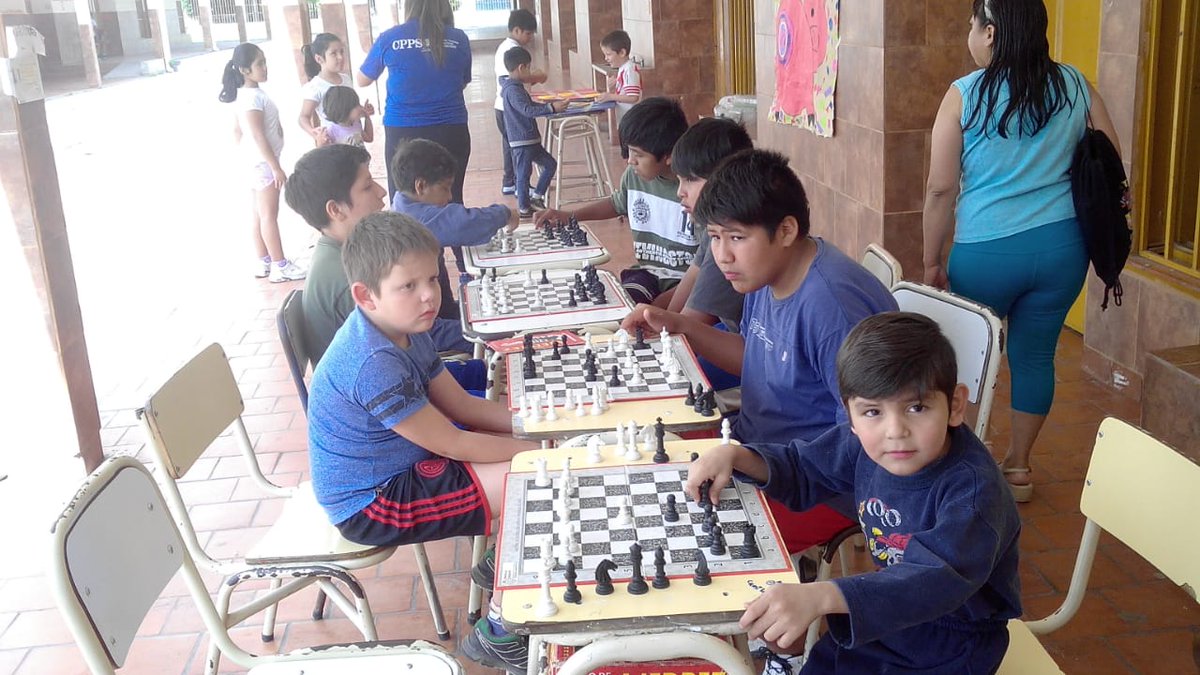 CentenarioIv's tweet photo. Mini Torneo de Ajedrez
@GustavoSaenzOK 
@fguillesaavedra 
@GildaArty23 https://t.co/8Js6UAlaPM