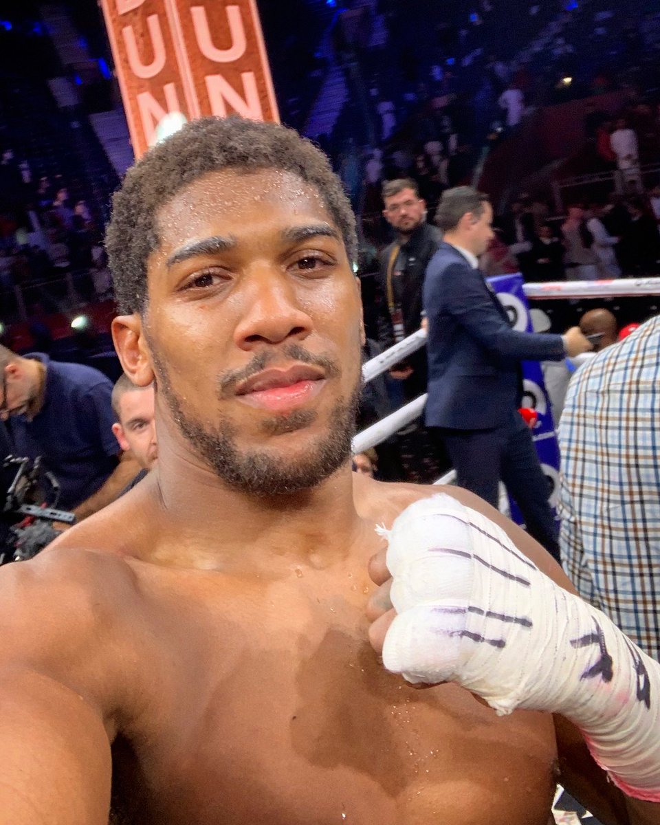 GeoffreyOnyeama's tweet photo. The winner and new world champion is @anthonyfjoshua. So proud of #AnthonyJoshua, our comeback kid. #RuizJoshua2 #WorldChampion @NigeriaGov @DigiCommsNG @WBCBoxing https://t.co/NjRSefIXfP