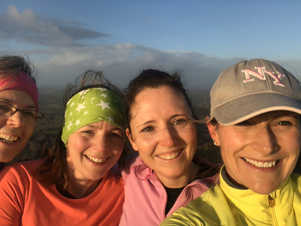 Michelle_Nolan_'s tweet photo. #Malvernhills running! catching the sun rise 👊🏻 https://t.co/u7XfF6L0Gf