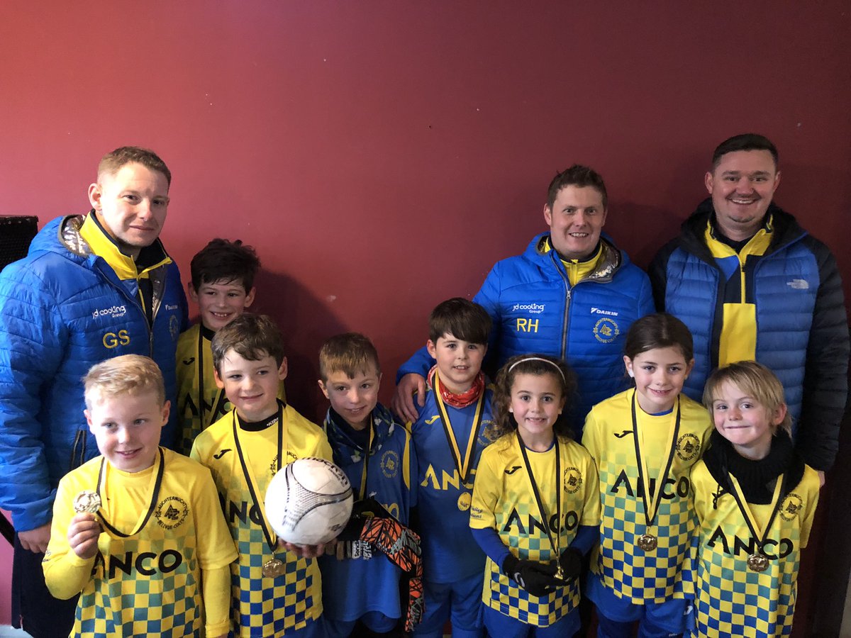 Big thank you to <a href="/Hutchie_Vale/">Hutchison Vale FC</a> for their hospitality yesterday. Fantastic winter football festival held in Edinburgh. Well done to all the kids and coaches involved. Thanks to @sheppy_g for pulling this together.