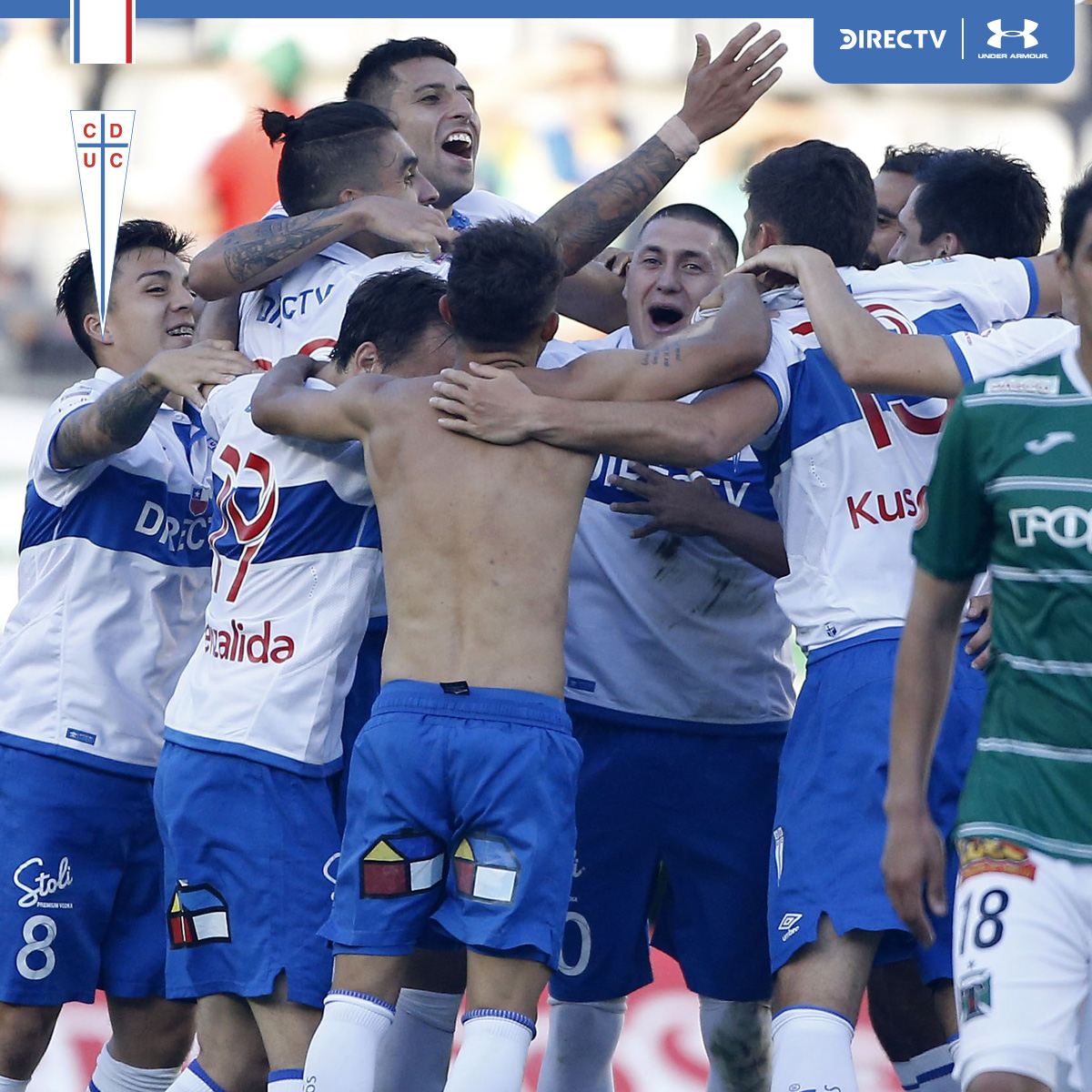 Cruzados's tweet photo. ¡#LosCruzados Bicampeones 2016! ��� 
Ese 8 de diciembre y en un intenso partido en La Araucanía, La Franja venció 2-0 a @Temucooficial con los goles del Nico Castillo, ¡y así todos festejamos #La12! ⭐ 

#EfemérideCruzada https://t.co/vC0Mv1agkb