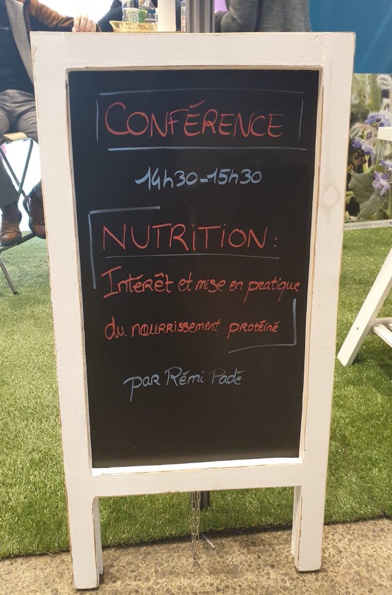 vetopharmaEU's tweet image. Dans quelques minutes conférence Nutrition - Intérêt et mise en pratique du nourrissement protéiné par Rémi Padé #simapi #vetopharma #nutritionabeille