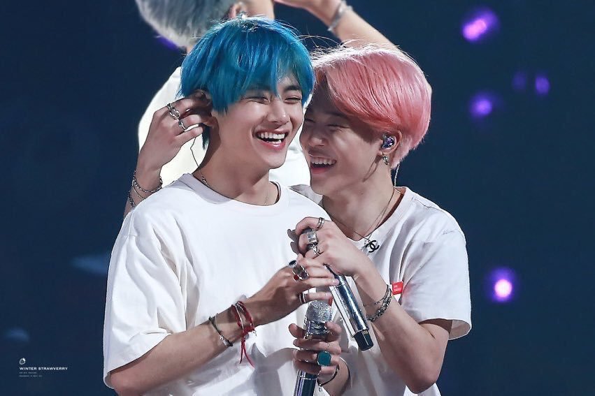 babybearvm's tweet photo. taehyung is the happiest when he's with jimin, a thread https://t.co/rVHjmXx0ZE