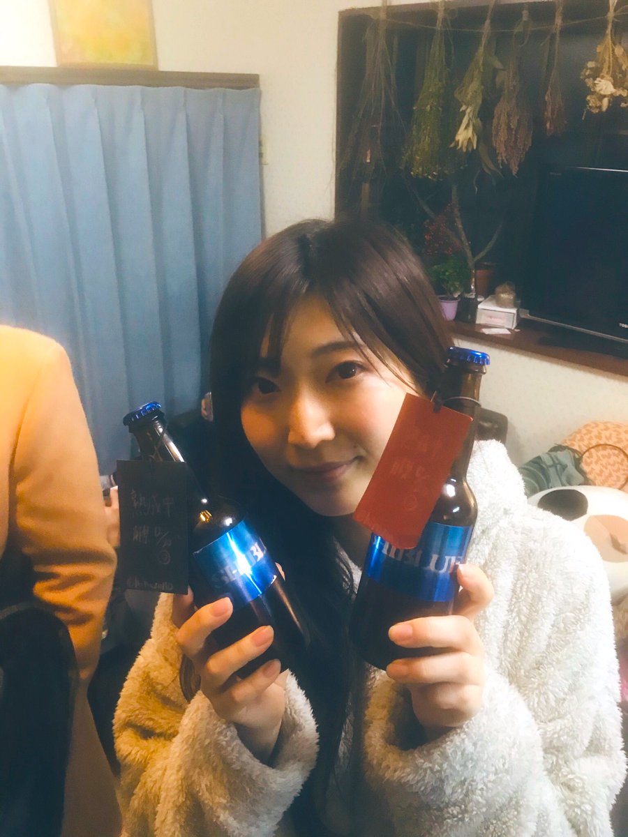 hinozono's tweet photo. シェアハウスアイドルこと、まきたお姉様@sekainomakita55 のシェアハウス1周年記念に、差し入れさせて頂きましたー!
全力でお綺麗に差し上げようと、写真を撮るところから、尽力させて頂きまして
お姉様のお陰で、SHIBLUEの人だって声かけてもらえるようになりまして、、 https://t.co/0Qb9oXPJhS