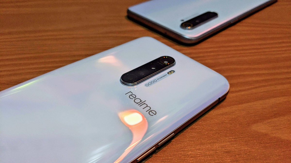 prasetyoh's tweet photo. Sekarang sudah resmi dan tersedia di toko offline. Hape paling kenceng dengan layar terbaik yang pernah saya pakai.

Sebelum memutuskan beli, bisa baca-baca dulu review #realmeX2Pro versi saya di sini: https://t.co/iN6TTiU34s #fullspeedflagship https://t.co/oi2Gg5tXaZ