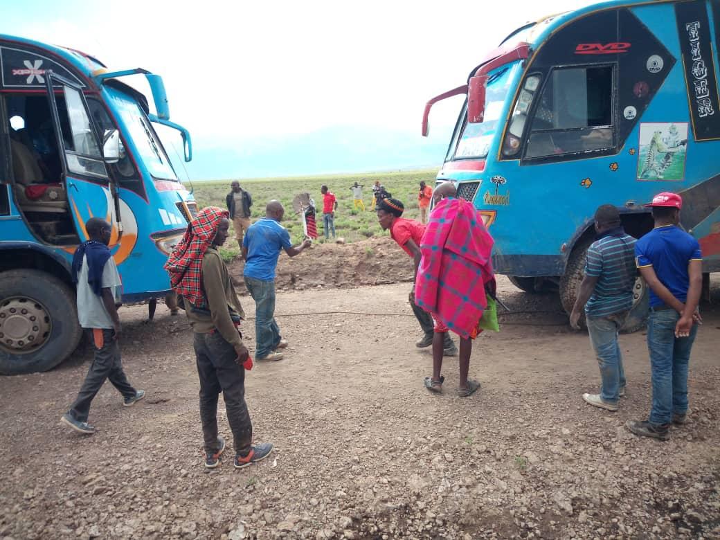 sabore_laizer's tweet photo. Mh Waziri wa ujenzi uchukuzi na mawasiliano @IsackKamwelwe barabara zote #Ngorongoro hazipitiki barabara kutoka karatu kwenda #Nainokanoka Ngorongoro hadi Naiyobi kutoka mto kwenda Loliondo hazipitiki kabisa naomba #Chukuhatua  ili huduma za wananchi zipatikane @MagufuliJP @NCAA https://t.co/MRRUE8m8uA