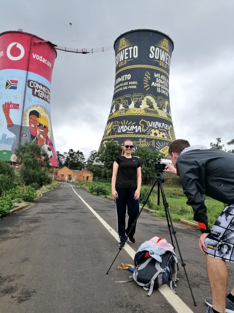 Mpumi_Mtintso's tweet photo. Just finished a cool bicycle tour with visitors from 🇧🇷 got rained on, had a photoshoot.

Another @book_ibhoni Soweto bicycle experience 🌟 💪🏾 🚴

#JHBWeather #BookIbhoni #SowetoBicycleTour #AirbnbExperiences https://t.co/a5JYc7Ting