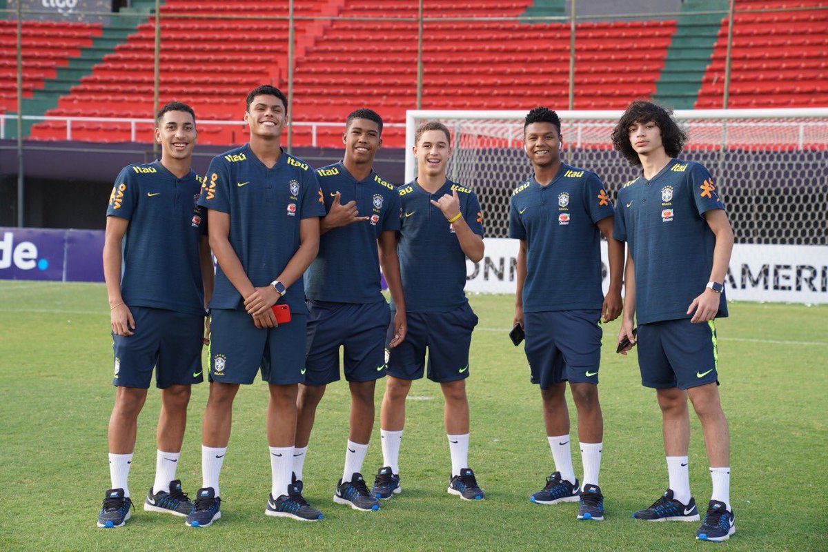 CBF_Futebol's tweet photo. Hoje é dia de Brasil x Argentina!
O Estádio Defensores Del Chaco será o palco da decisão do #SudamericanoSub15. A @CONMEBOL transmite ao vivo em sua página no Facebook às 20h30. 📸: Marcos Paulo Rebelo #jogabola #Segueabase #GigantesPorNatureza #BRAxARG https://t.co/584KNk0rDh