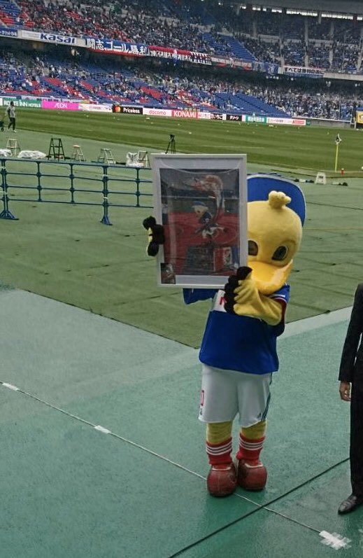 みん tweet media