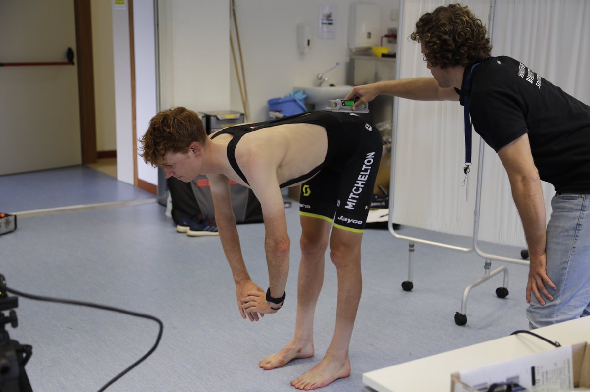 GreenEDGEteam's tweet photo. During the off-season it’s always a good time for fine tuning bike positions, from saddle pressure mapping to custom insoles, @gebioMized always helps us get the most from our riders #Nextlevelfitting 📐 https://t.co/BhWp07VpSB