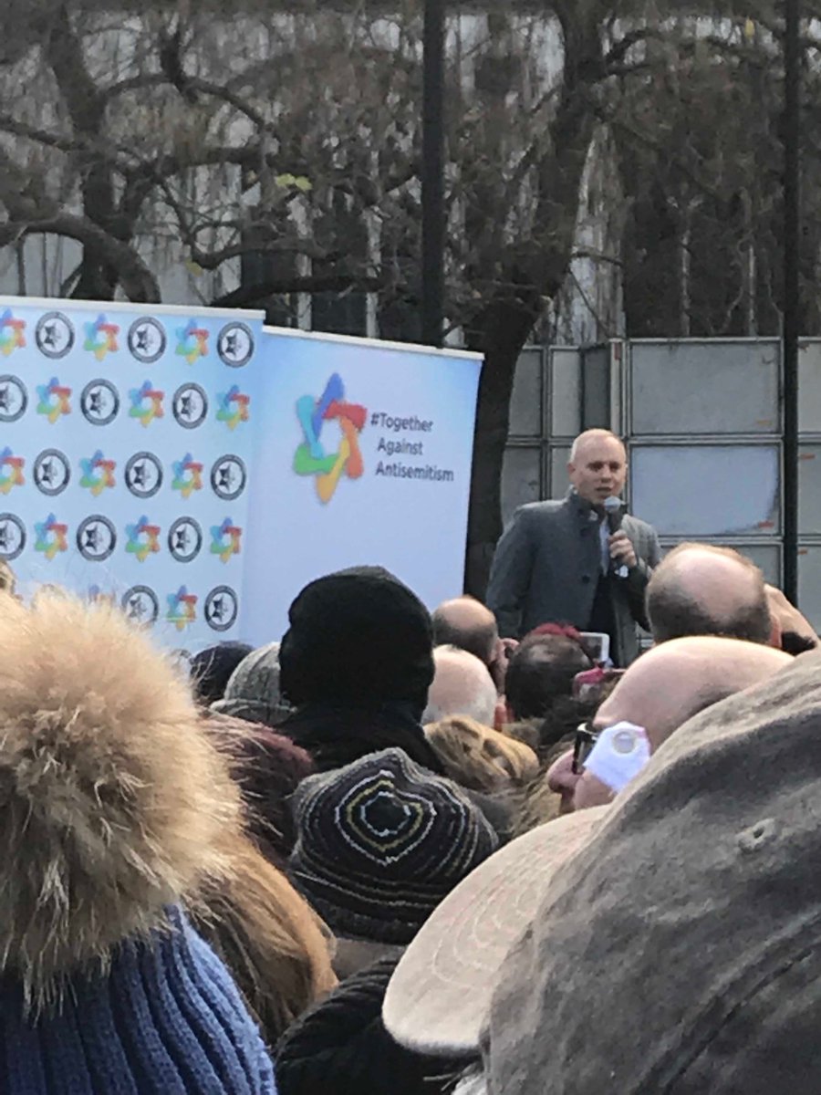 ⁦@RobbieRinder⁩ #TogetherAgainstAntisemitism #solidaritywithBritishJews ‘To be Jewish, requires us to be brave’