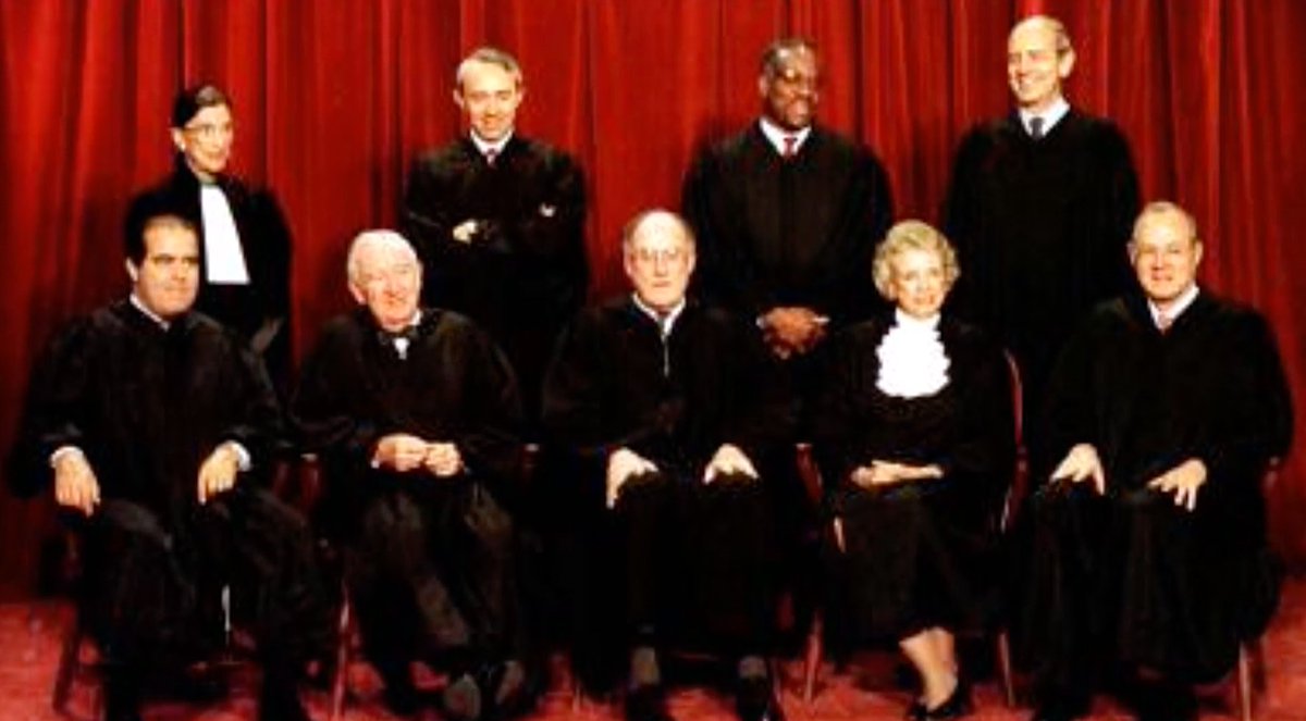 2/ In 2000, when US Supreme Court Associate Justice Clarence Thomas was deciding if George W. Bush or Al Gore would be the 43rd U.S. president, his wife Ginni was working w/ the Heritage Foundation to recruit candidates for a potential Bush administration. https://nyti.ms/2pYjQTl 