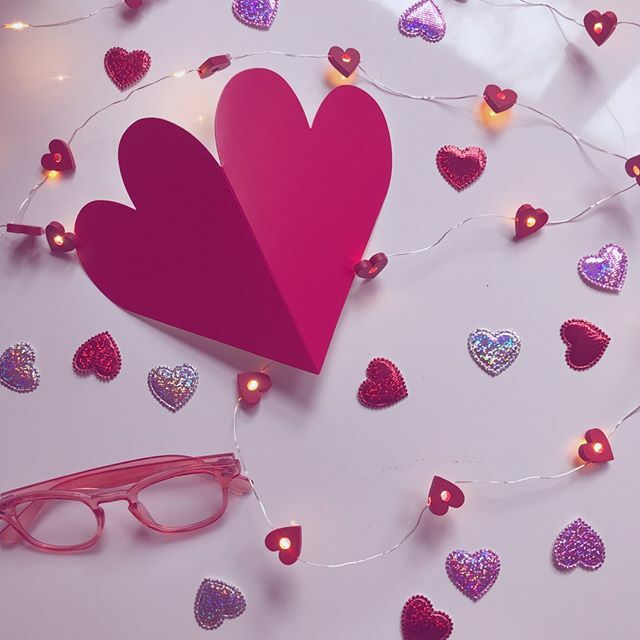 JenRyland's tweet photo. I'm starting a new feature on my blog tomorrow and I'm excited.
Here is a clue....
💕💖💋
#romcom
#romcoms
#romcombooks
#romcombook
#romcomathon
#romcomlife https://t.co/bQCV0IZ42K https://t.co/Uc3BAtHqnw
