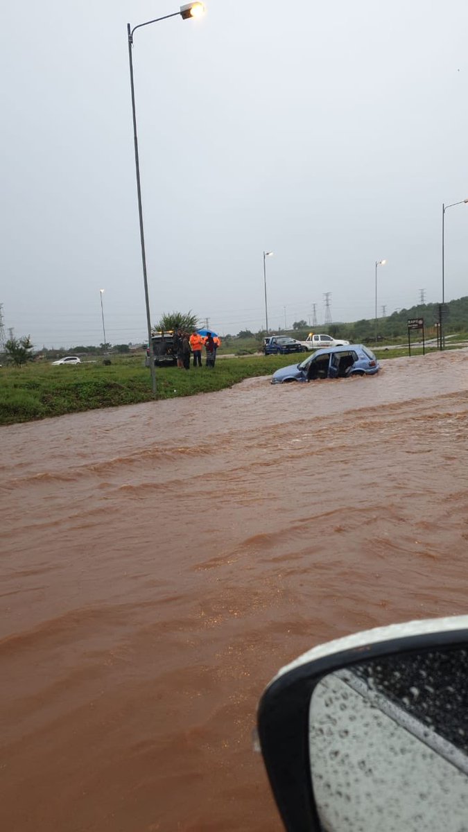 lancemroberts's tweet photo. @eNCAWeather @ReenvalSA @tWeatherSA Potchefstroom https://t.co/m4FqLBGy0o