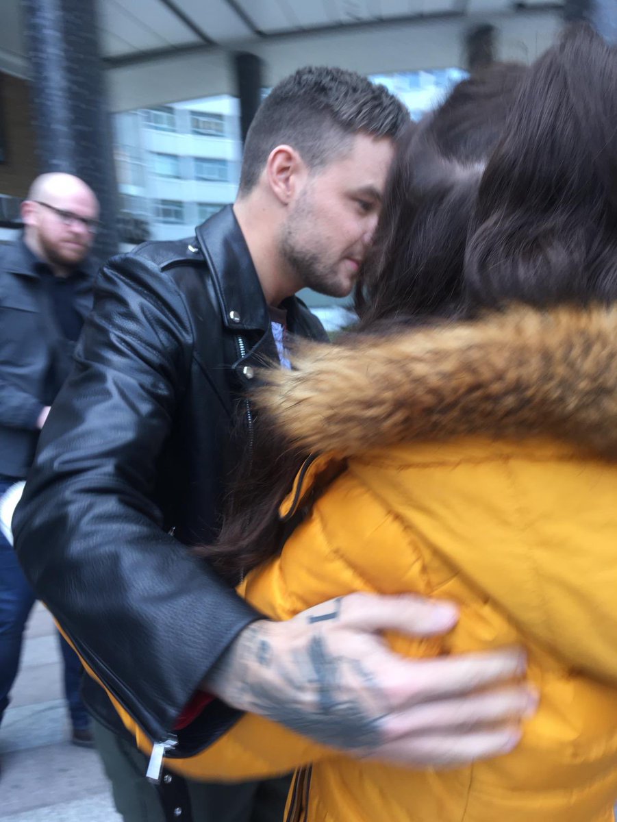 whateveralena's tweet photo. it's been too long. @LiamPayne - always by your side though, i've got your back. 💛 https://t.co/5n09rLYfAH
