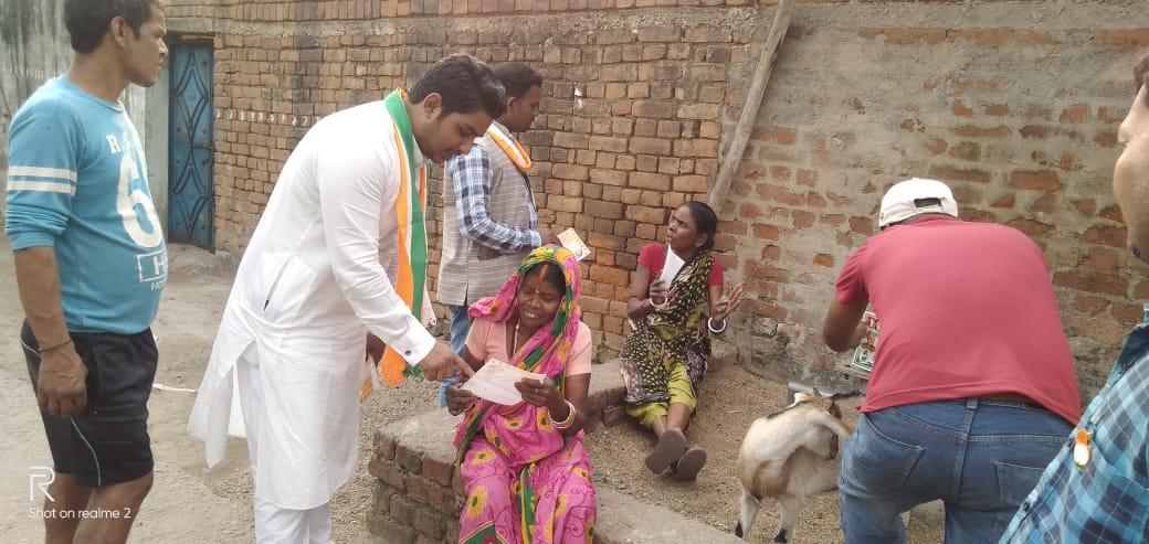 MdShaukinIYC's tweet image. 8/12/2019 Campaigning Door to Door at #JhariaAssembly Jharkhand Plz Cast Your Valuable Vote in favour of #PurnimaNirajSingh ji at Jharia Assembly on 16th December 2019🙏🙏🙏