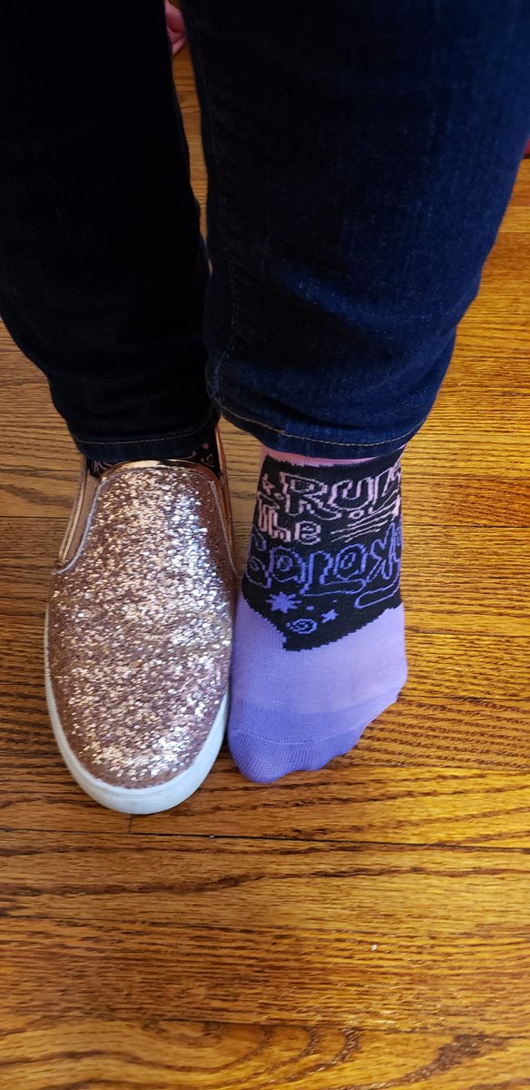 Megzgemi's tweet photo. Days 5 and 6 of the 12 days of #StarWars socks!
#TheFutureisFemale #RunTheGalaxy https://t.co/0WSleW1XXH
