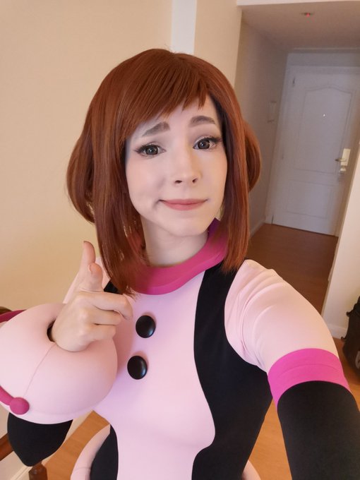 I share some selfies with you today again. I noticed that I was mainly uploading normal photoshoot pictures