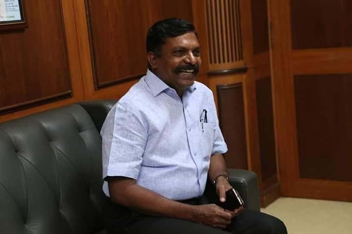 BaskarGanesh2's tweet photo. ஒடுக்கப்பட்ட மக்களின்
விடுதலைக்காக தன் வாழ்க்கையை
சிறைப்படுத்தி கொள்ள அரசியலுக்கு
வந்த தலைவர் எங்கள் அண்ணன் #திருமாவளவன்
@thirumaofficial 
#WelcomeThiruma4TN1 https://t.co/6LlA2lEOGu